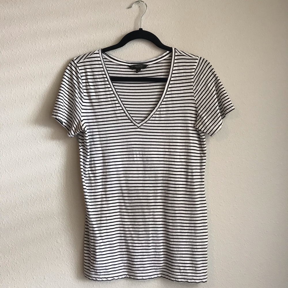 ⭐️FINAL SALE⭐️ Banana Republic Striped Tee Shirt